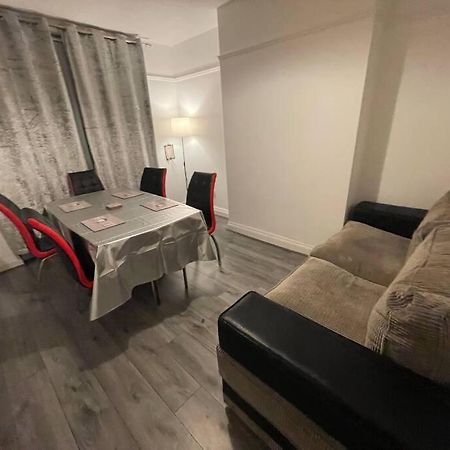 Large Beautiful 3 Bed House In City Of 伯明翰 外观 照片